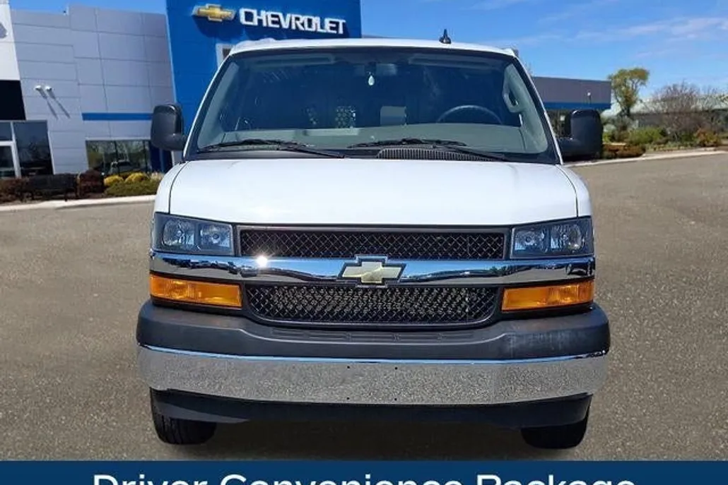 2023 Chevrolet Express Cargo 2500 Base photo 1
