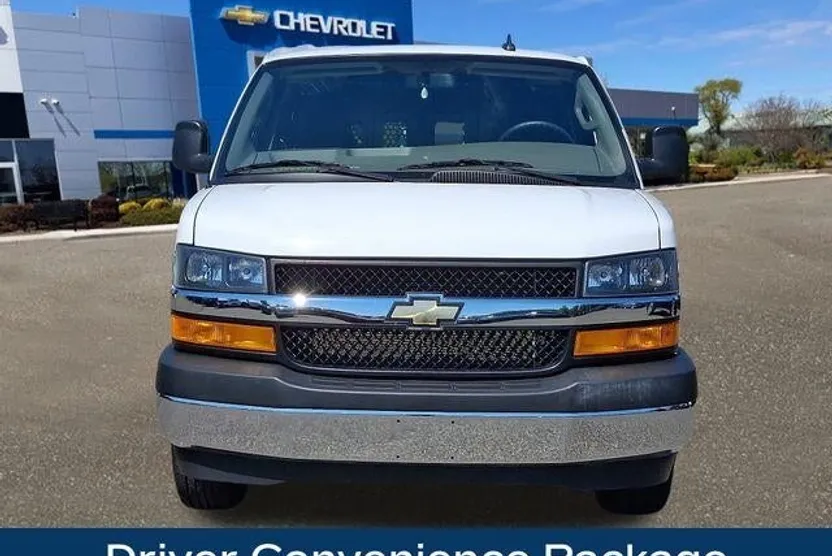 2023 Chevrolet Express Cargo 2500 Base photo 1