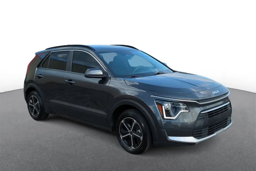 2024 Kia Niro LX photo 1