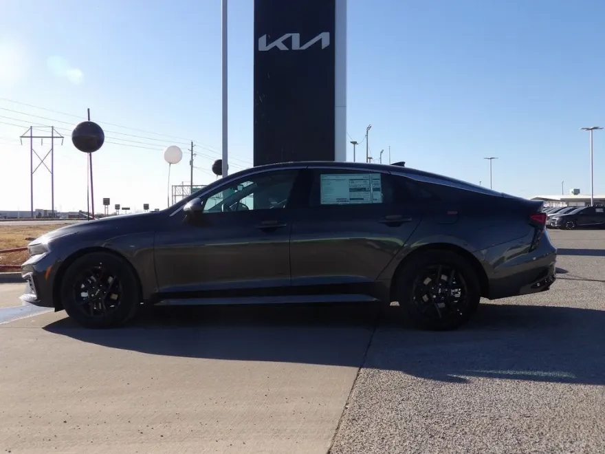 2025 Kia K5 LXS photo 1