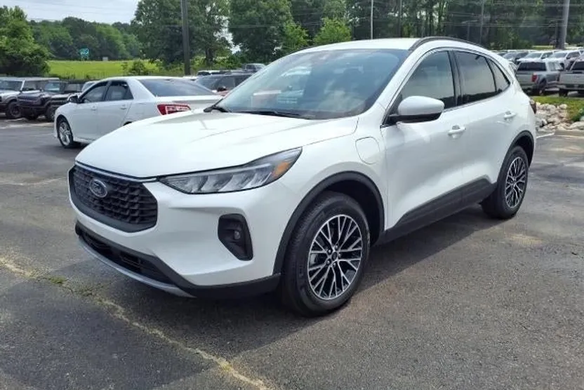 2025 Ford Escape photo 1