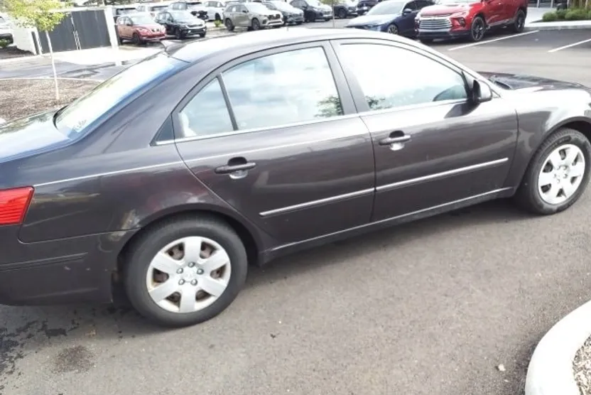 2010 Hyundai Sonata GLS photo 1