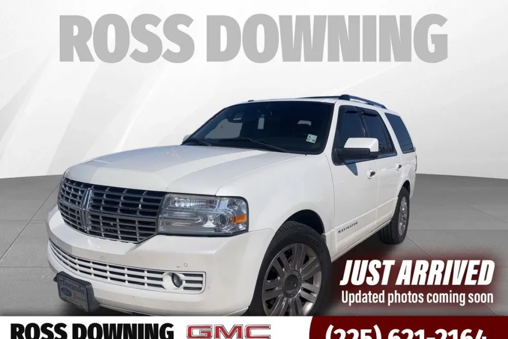 2012 Lincoln Navigator Base photo 1