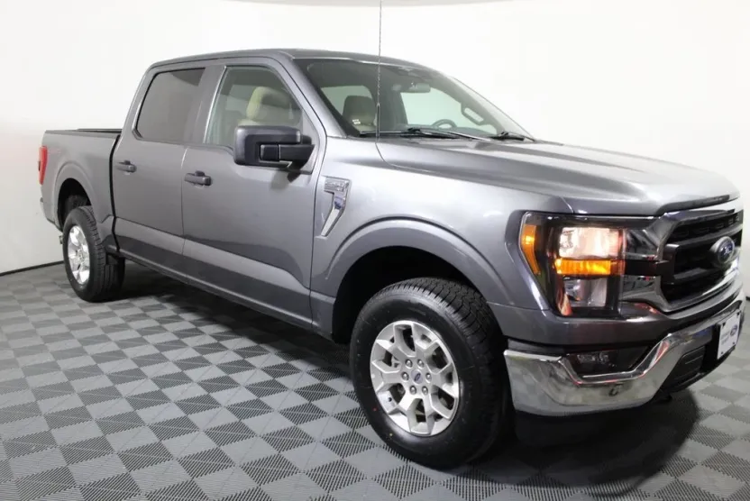 2023 Ford F-150 XLT photo 1