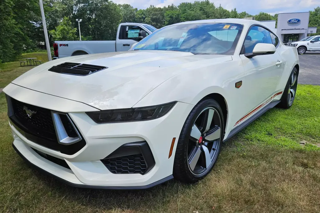 2025 Ford Mustang GT Premium photo 1