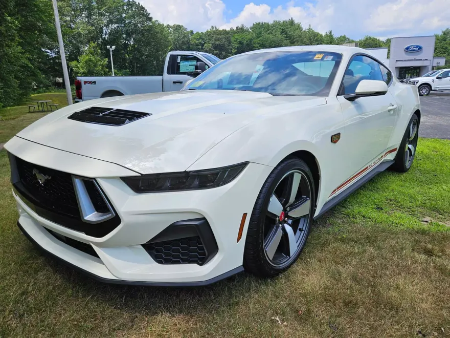 2025 Ford Mustang GT Premium photo 1