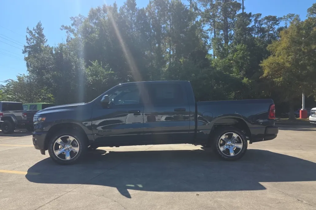 2026 Ram 1500 Express photo 1