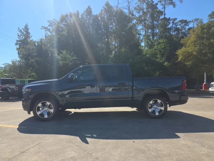 2026 Ram 1500 Express photo 1