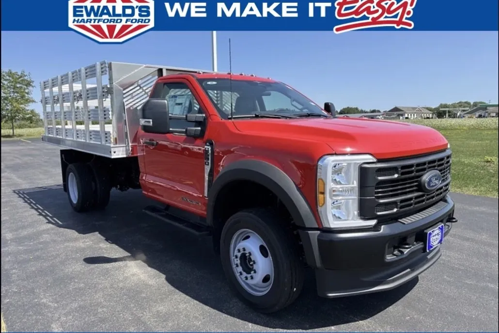 2023 Ford F-550 photo 1