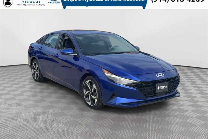 2023 Hyundai Elantra SEL photo 1