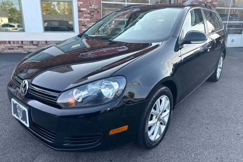 2012 Volkswagen Jetta SportWagen 2.5L SE photo 1
