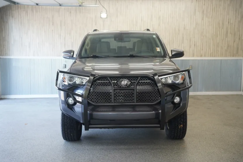 2020 Toyota 4Runner SR5 4WD photo 1