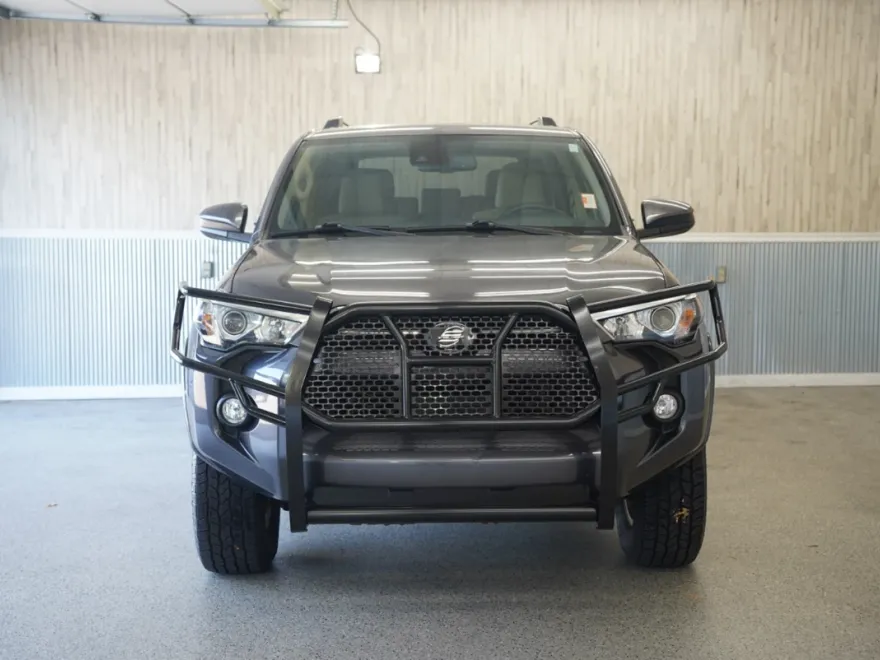 2020 Toyota 4Runner SR5 4WD photo 1