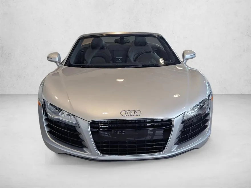 2012 Audi R8 Quattro Spyder photo 2