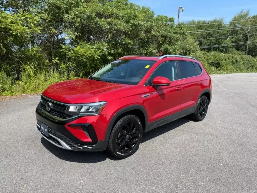 2022 Volkswagen Taos SE photo 1