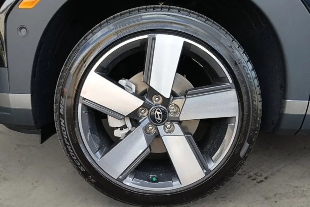 2026 Hyundai Santa Fe Limited photo 1