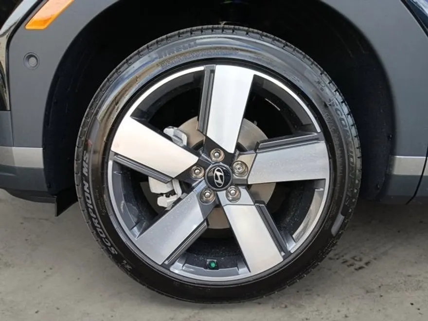 2026 Hyundai Santa Fe Limited photo 1