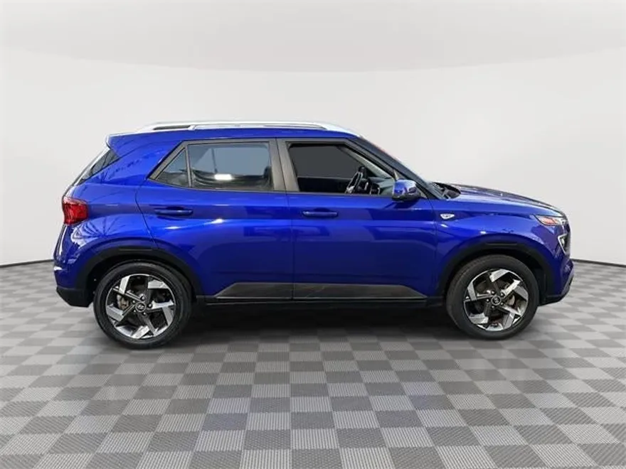 2022 Hyundai Venue SEL Limited photo 1