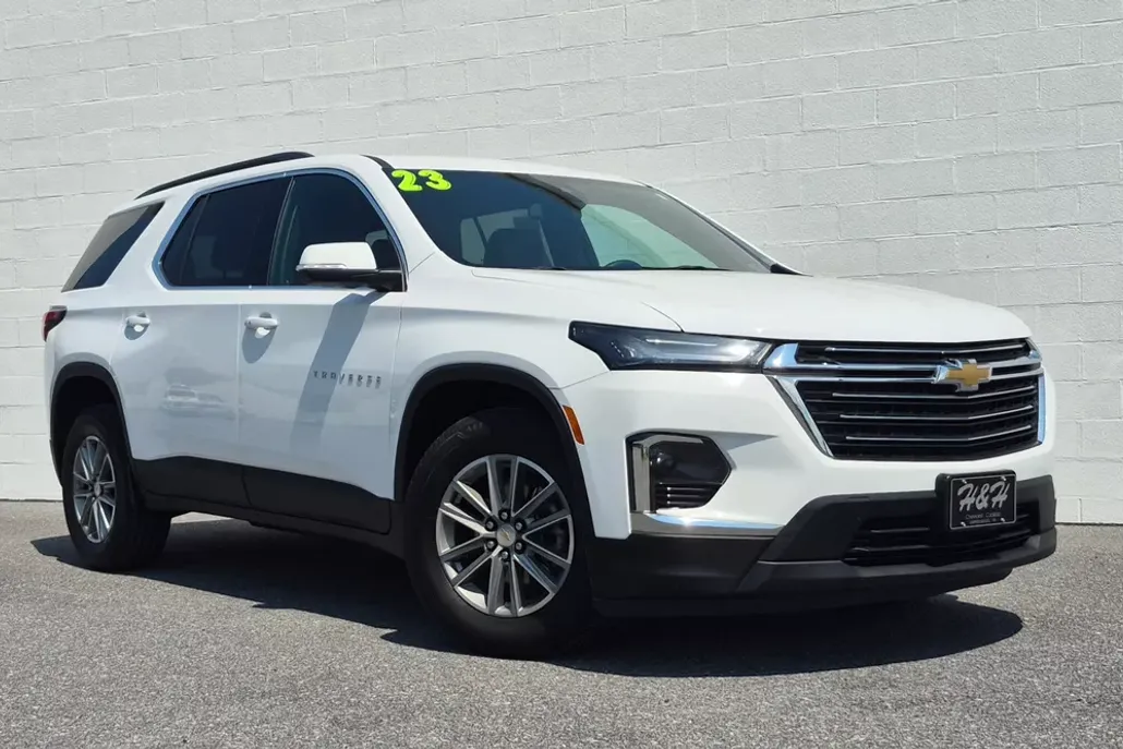 2023 Chevrolet Traverse Leather photo 1