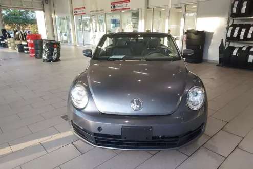 2014 Volkswagen Beetle Convertible 1.8T photo 2
