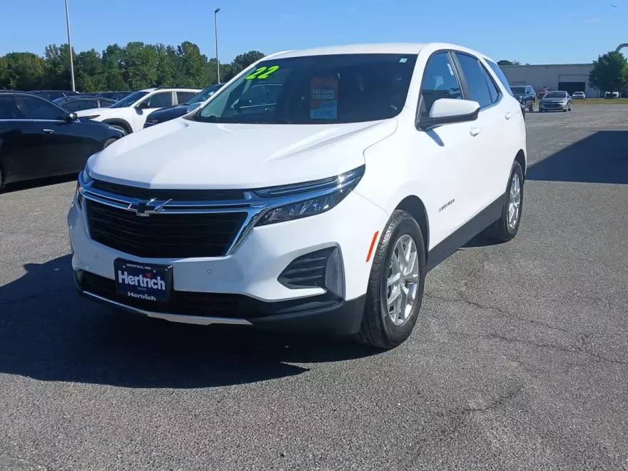 2022 Chevrolet Equinox LT photo 1