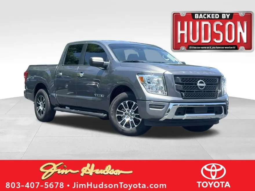 2023 Nissan Titan SV photo 1