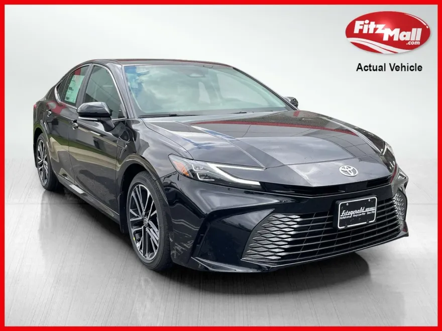 2025 Toyota Camry XLE photo 1