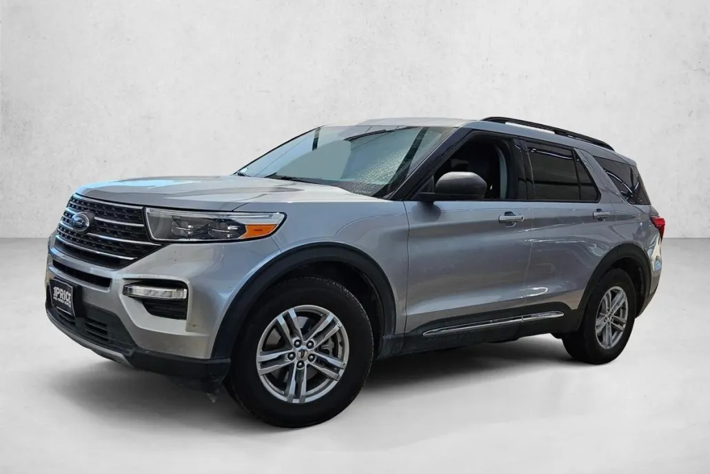 2022 Ford Explorer XLT photo 1