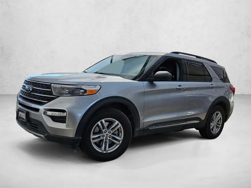 2022 Ford Explorer XLT photo 1