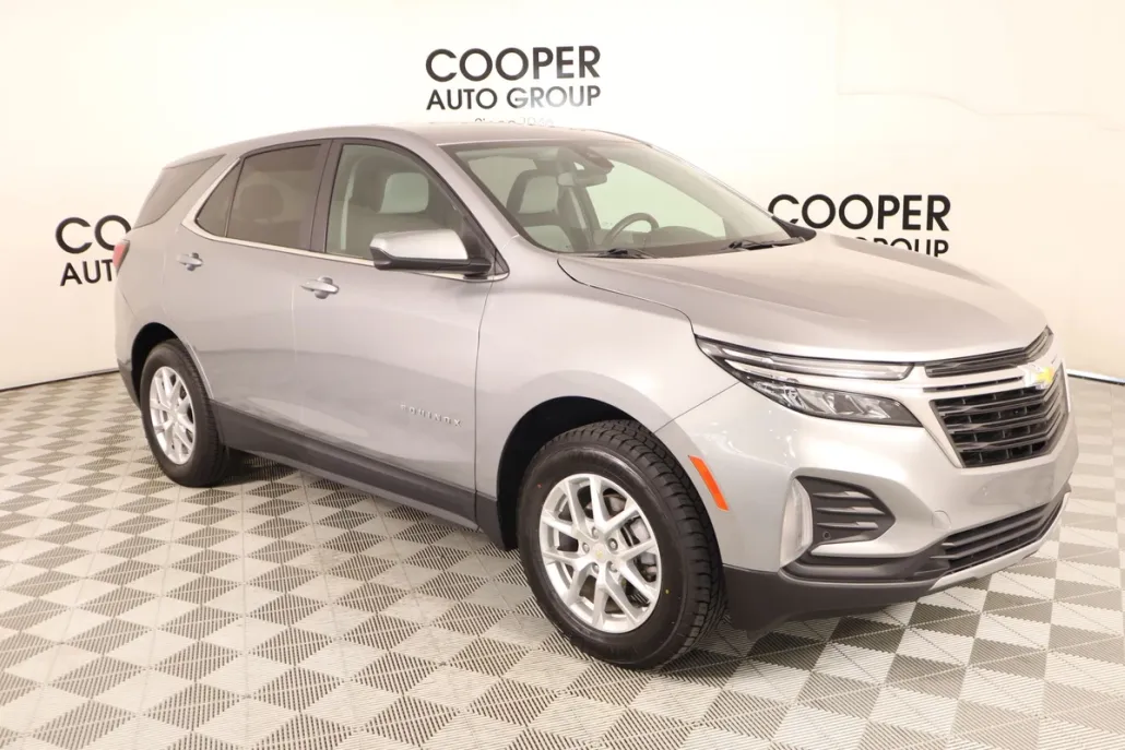 2024 Chevrolet Equinox LT photo 1