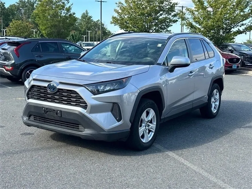 2019 Toyota RAV4 Hybrid LE photo 1