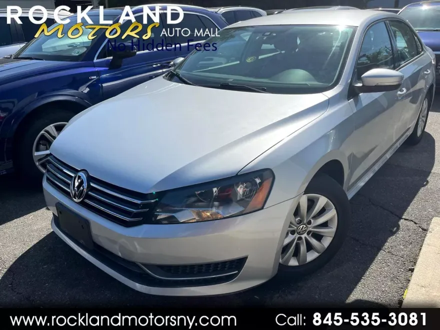 2015 Volkswagen Passat S photo 1