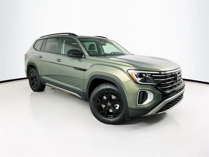 2025 Volkswagen Atlas Peak Edition SE photo 1