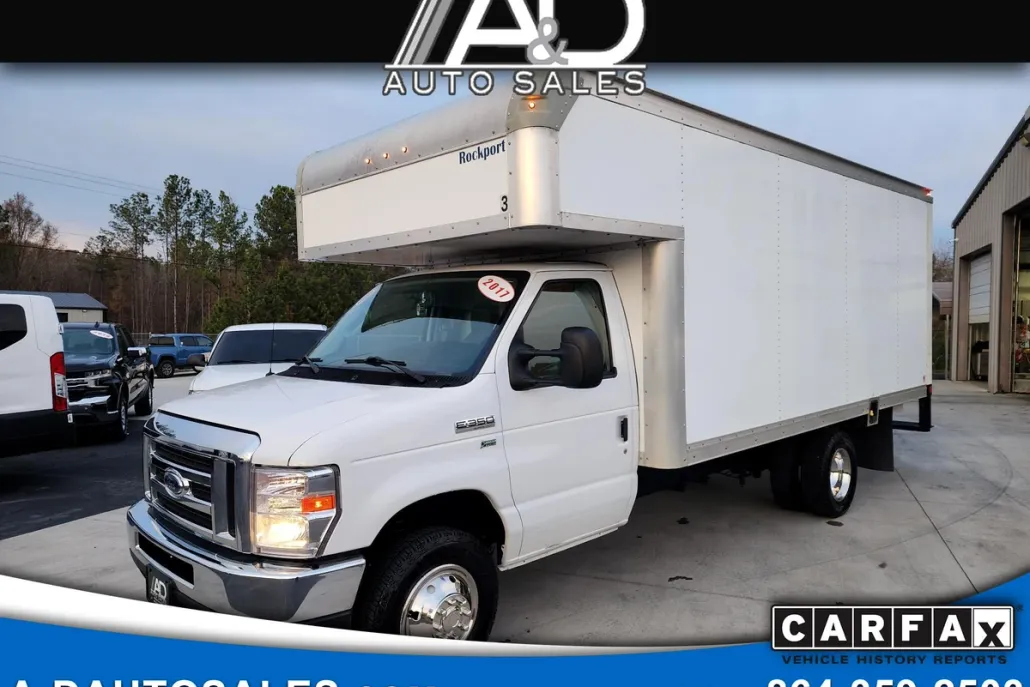 2017 Ford E-350 XL photo 1