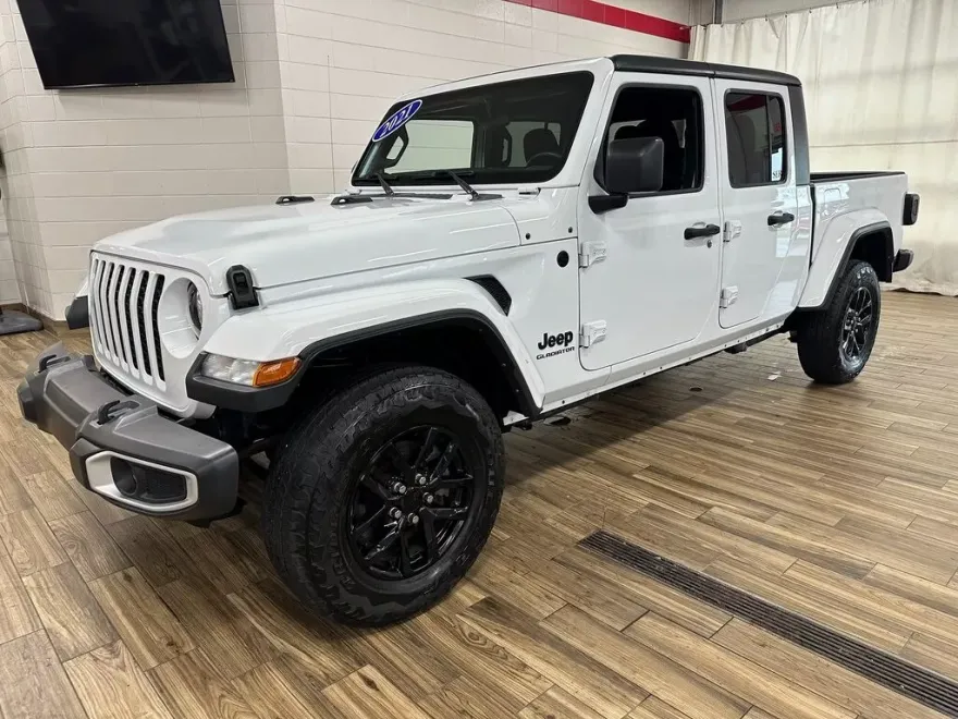 2021 Jeep Gladiator Sport photo 1