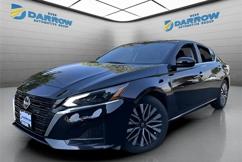 2023 Nissan Altima 2.5 SV photo 1