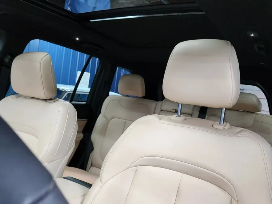 2022 Jeep Cherokee Limited 4xe photo 1