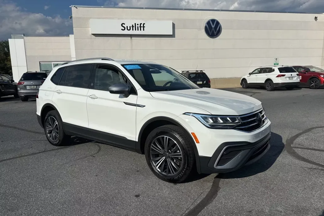 2024 Volkswagen Tiguan Wolfsburg Edition photo 1