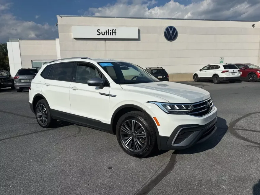 2024 Volkswagen Tiguan Wolfsburg Edition photo 1