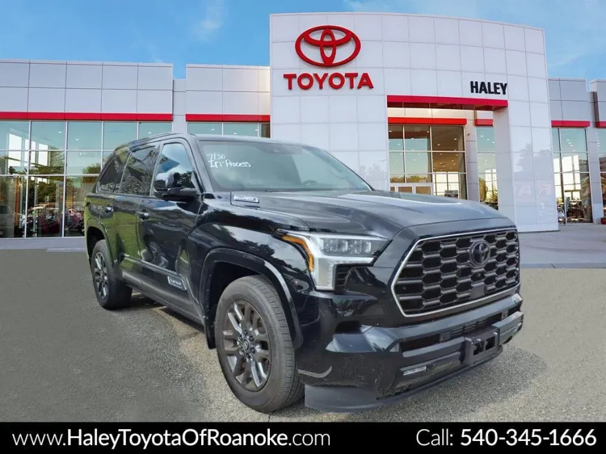2025 Toyota Sequoia Platinum photo 1