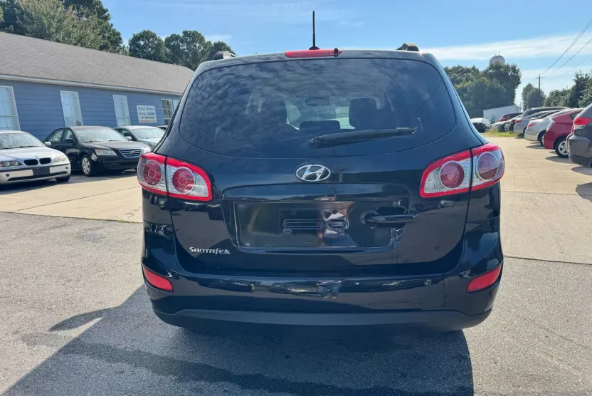2012 Hyundai Santa Fe GLS photo 1