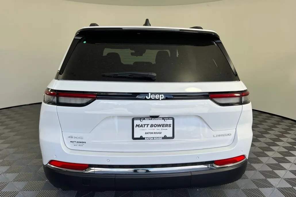 2025 Jeep Grand Cherokee Laredo photo 1