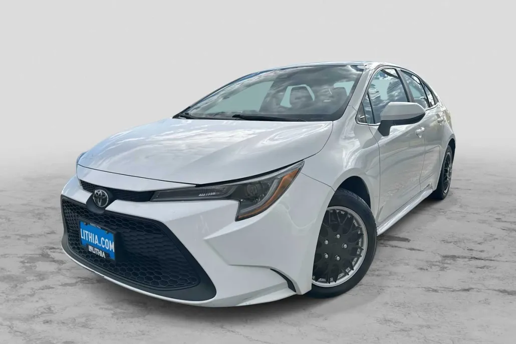 2022 Toyota Corolla LE photo 1