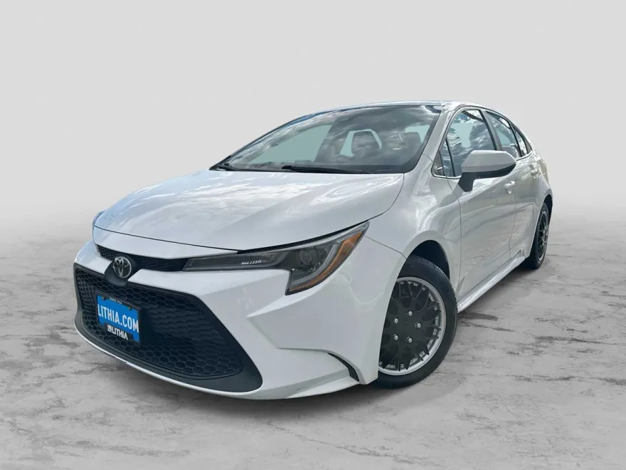 2022 Toyota Corolla LE photo 1