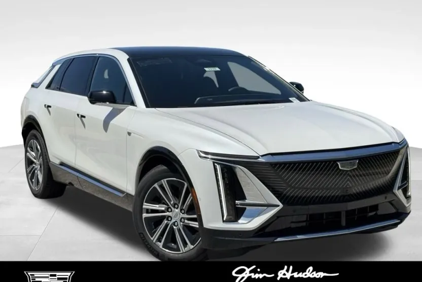 2025 Cadillac Lyriq Luxury photo 1