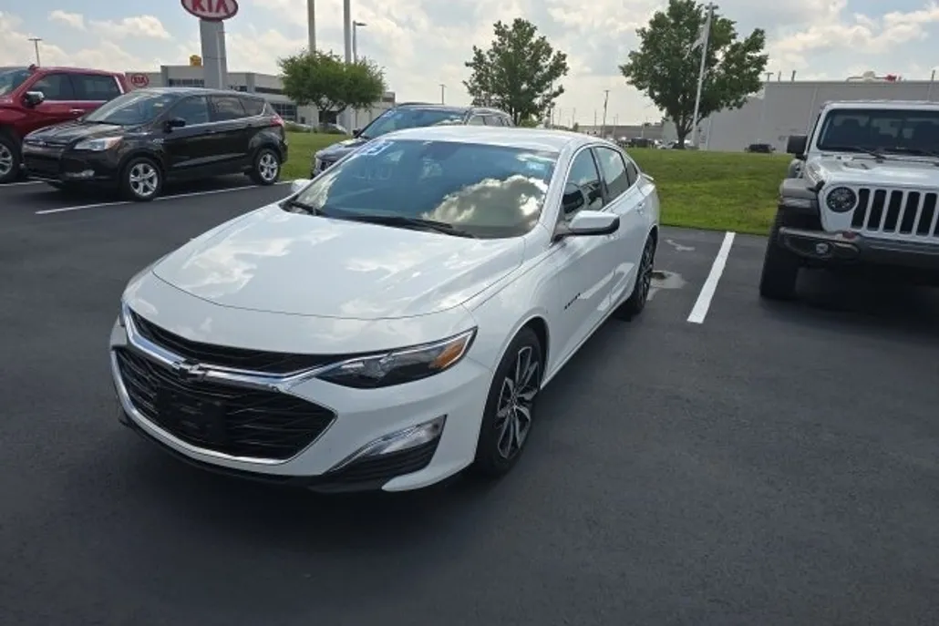 2023 Chevrolet Malibu RS photo 1