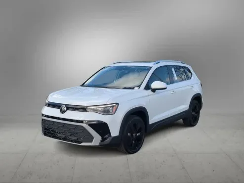 2025 Volkswagen Taos SE photo 4