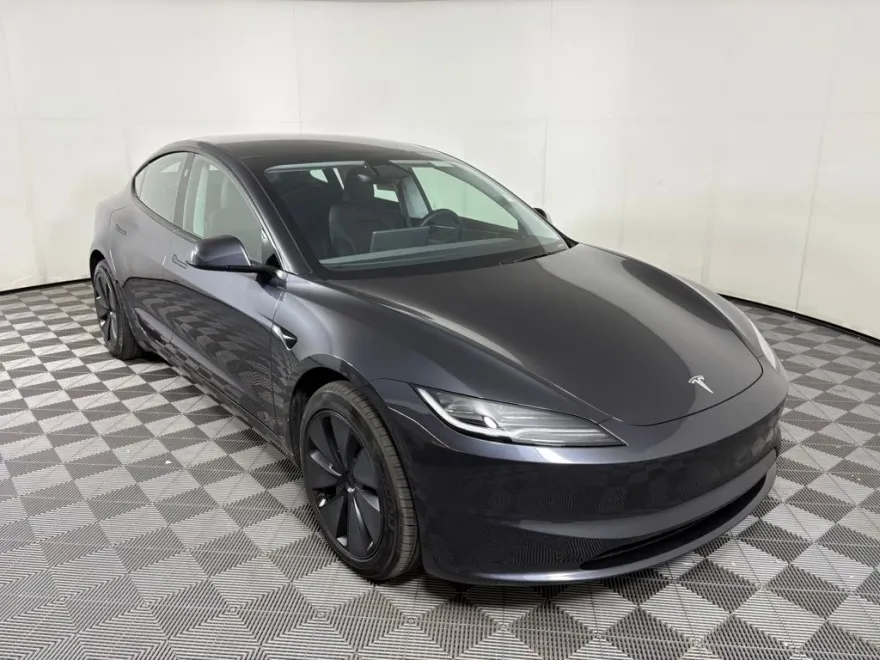 2025 Tesla Model 3 Long Range photo 1