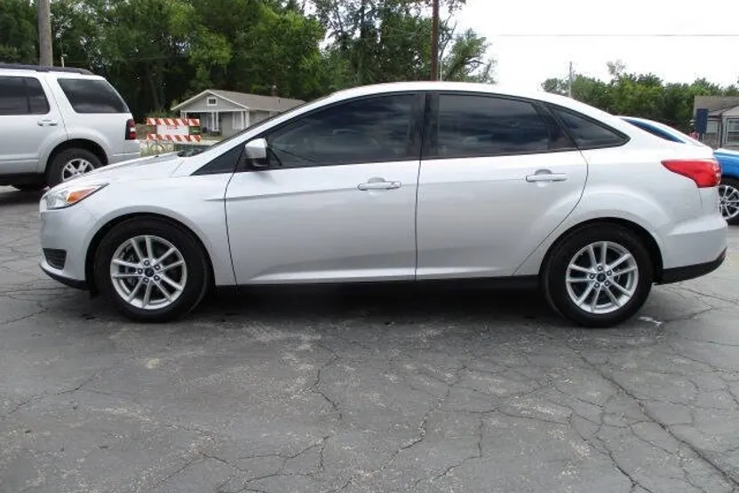 2018 Ford Focus SE photo 1