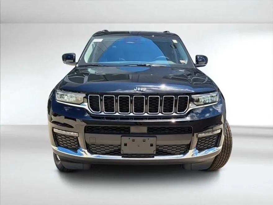 2023 Jeep Grand Cherokee Limited photo 1